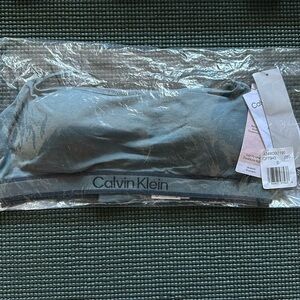 Calvin Klein Tonal Logo Cotton Lightly Lined Bralette Size S
Set of two